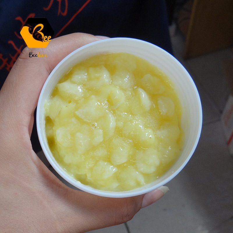 2022 OEM Bee Farm Supplies Ginseng Organic Fresh Queen Bee Royal Jelly or Bee Milk for Capsules and Eating with Reasonable Price