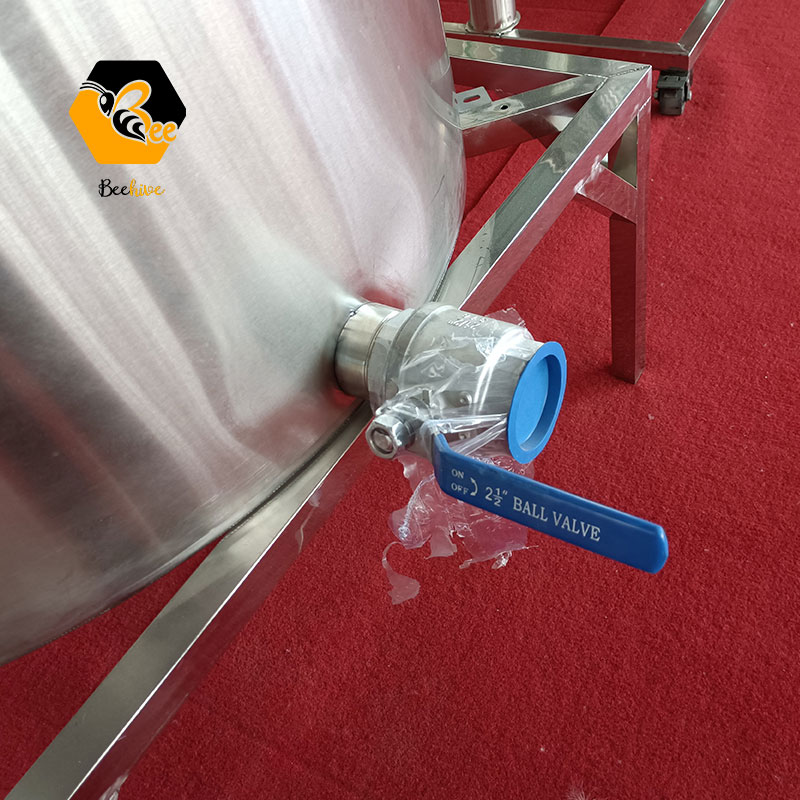 48 Frame Electric Honey Extractor flowing honey mouth