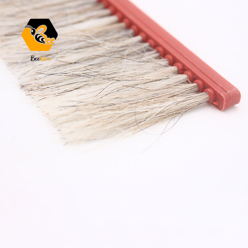 Beekeeping Supplies Hard Bristle Three Row Horsehair Sweep Beekeeper Tool Honey Bee Brush with Plastic Holder