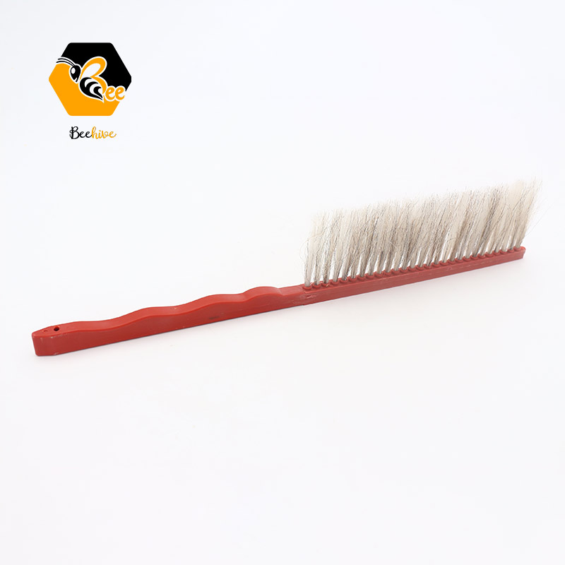 Beekeeping Supplies Hard Bristle Three Row Horsehair Sweep Beekeeper Tool Honey Bee Brush with Plastic Holder