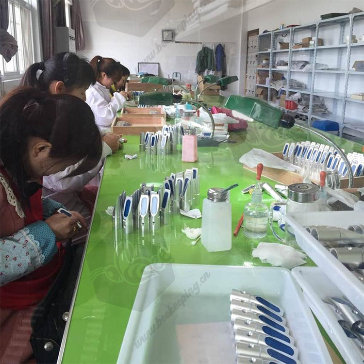 Wholesale Cheap Handheld Convenient Beekeeping Honey Refractometer for Sale
