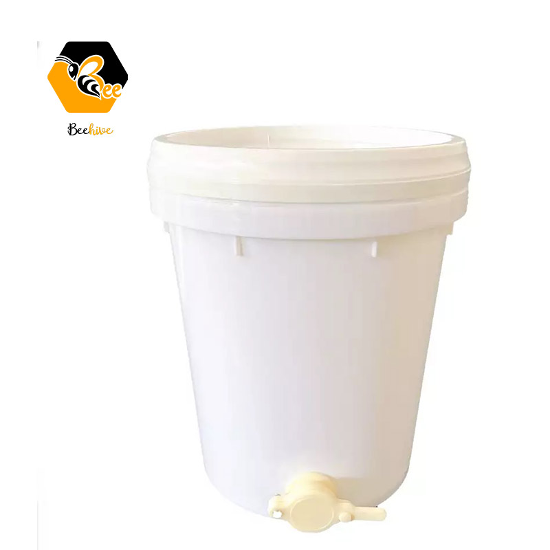 Plastic Honey Bucket with Honey Gate for Beekeeping 5 Gallon 25L 20L 15L 10L Honey Container with Valve
