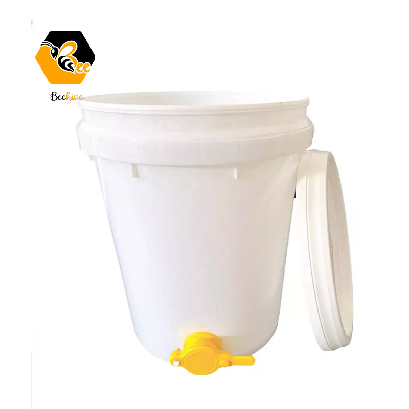 Plastic Honey Bucket with Honey Gate for Beekeeping 5 Gallon 25L 20L 15L 10L Honey Container with Valve